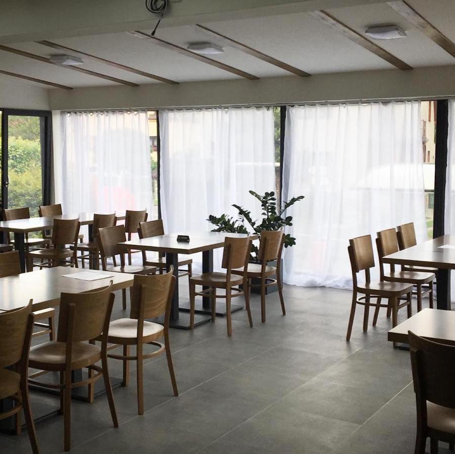 Restaurace A Penzion U Hasicu Klimkovice エクステリア 写真