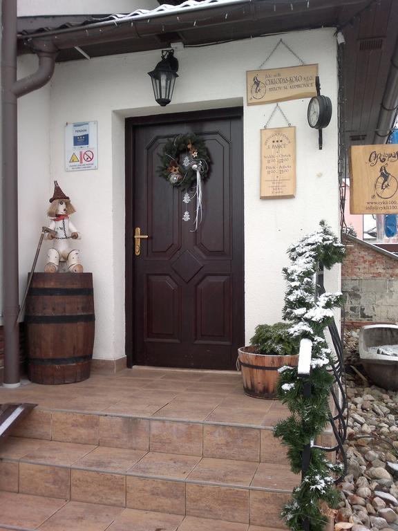 Restaurace A Penzion U Hasicu Klimkovice エクステリア 写真